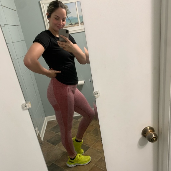 Meet your Posher, Sienna - Picture 5 of 8